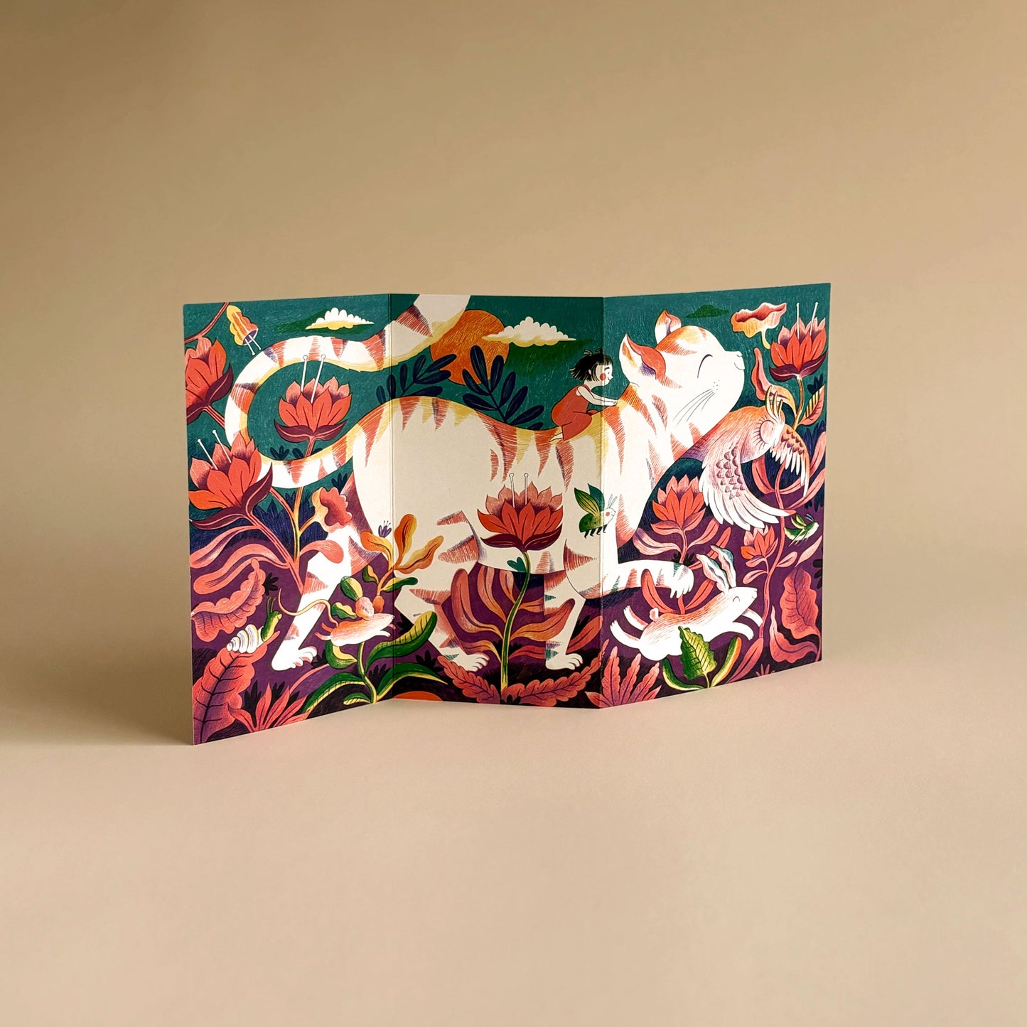 Mighty Min concertina card by Melissa Castrillón